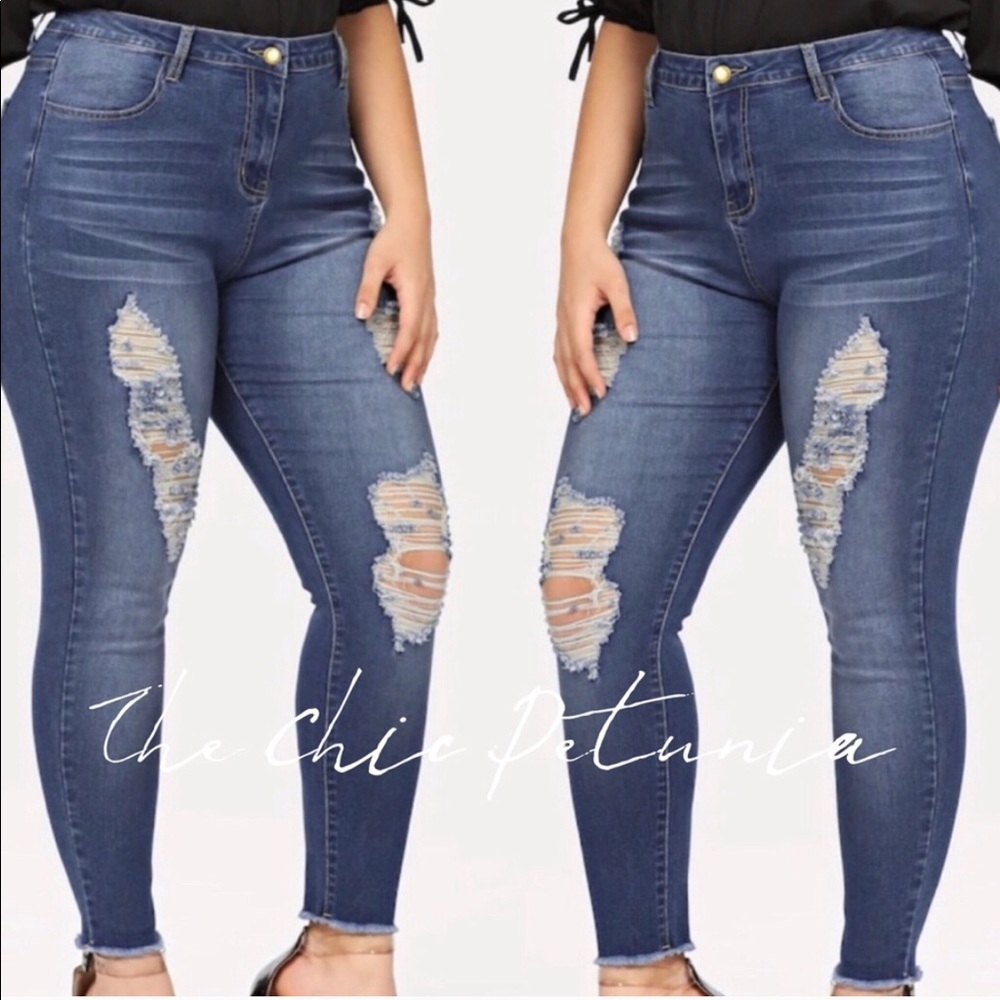 PLUS SIZE RIPPED SKINNY JEANS💕💕
